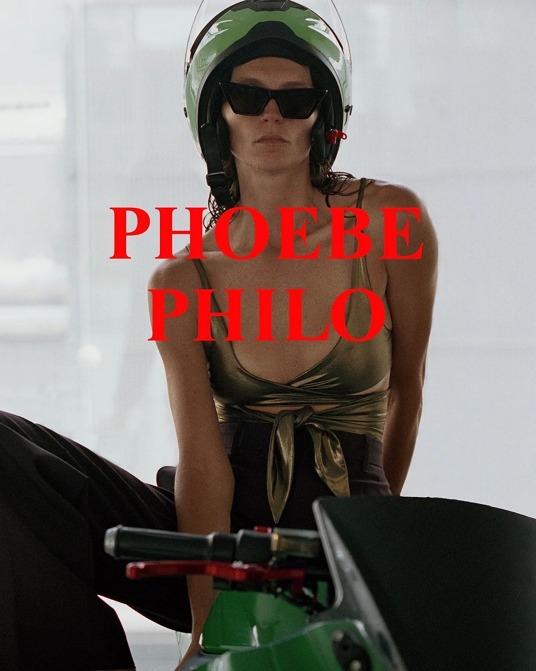 Celine前創意總監Phoebe Philo回歸！極簡時尚教母首波個人系列5件必知事，一上架就秒殺